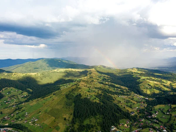 Arcobaleno Sulle Montagne Dei Carpazi Ucraini Vista Aerea Drone — Foto Stock