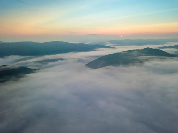 Brouillard Matinal Dans Les Carpates Ukrainiennes Vue Aérienne Drone — Photo