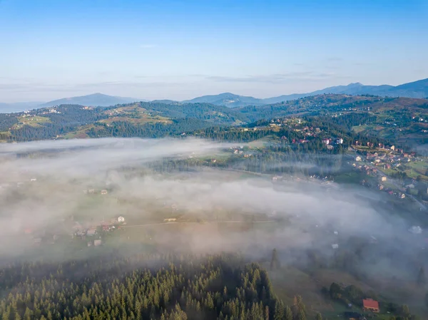 Besiedlung Der Berge Der Ukrainischen Karpaten Drohnenblick Aus Der Luft — Stockfoto