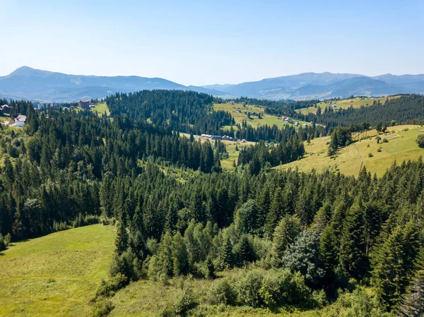 Grüne Berge Der Ukrainischen Karpaten Sommer Sonniger Klarer Tag Drohnenblick — Stockfoto