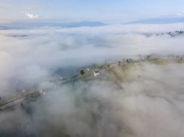 Établissement Montagne Dans Les Carpates Ukrainiennes Dans Brume Matinale Vue — Photo