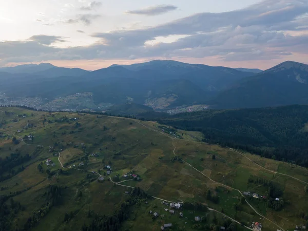 Sonnenuntergang Über Den Bergen Den Ukrainischen Karpaten Abends Drohnenblick Aus — Stockfoto