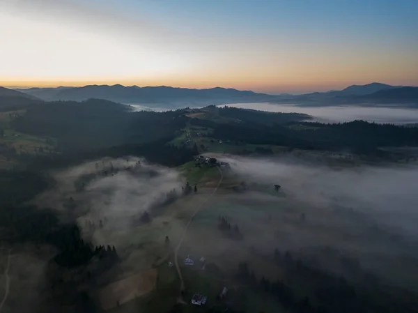 Morgennebel Den Ukrainischen Karpaten Drohnenblick Aus Der Luft — Stockfoto