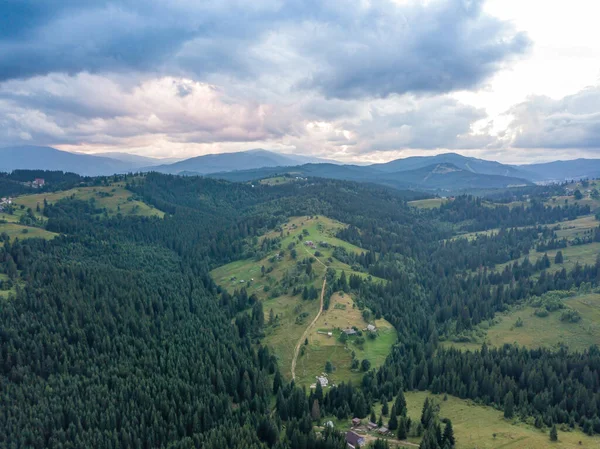 Green Ukrainian Karpaty Hory Létě Zobrazení Leteckých Dronů — Stock fotografie