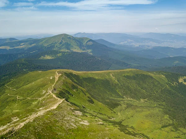 Hautes Montagnes Des Carpates Ukrainiennes Par Temps Nuageux Vue Aérienne — Photo