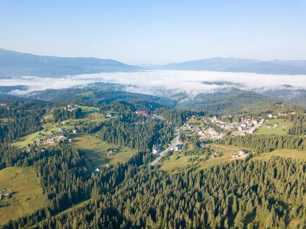 Grüne Berge Der Ukrainischen Karpaten Sommer Sonniger Tag Drohnenblick Aus — Stockfoto