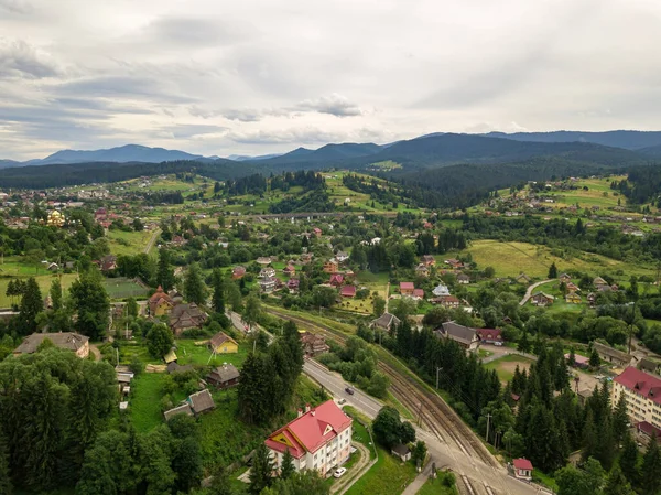 Besiedlung Der Berge Der Ukrainischen Karpaten Drohnenblick Aus Der Luft — Stockfoto