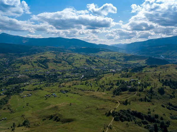 Montagne Verdi Carpazi Ucraini Estate Alberi Conifere Sulle Pendici Vista — Foto Stock