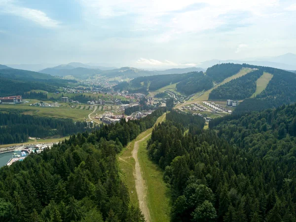 Grüne Berge Der Ukrainischen Karpaten Sommer Sonniger Tag Seltene Wolken — Stockfoto