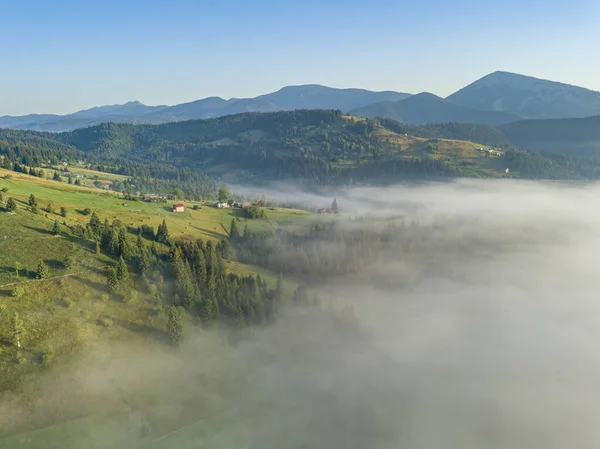 Morgennebel Den Ukrainischen Karpaten Drohnenblick Aus Der Luft — Stockfoto