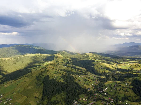 Arcobaleno Sulle Montagne Dei Carpazi Ucraini Vista Aerea Drone — Foto Stock