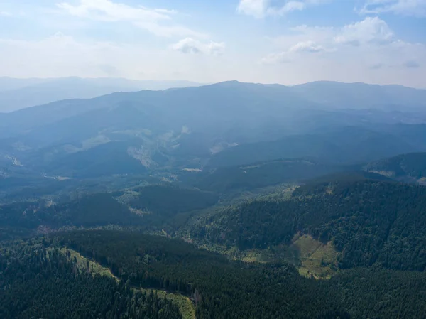 Green Mountains Ukrainian Carpathians Summer Sunny Day Rare Clouds Aerial — Stock Photo, Image