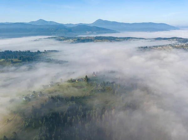 Brouillard Matinal Dans Les Carpates Ukrainiennes Vue Aérienne Drone — Photo