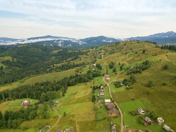 Grüne Berge Der Ukrainischen Karpaten Sommer Drohnenblick Aus Der Luft — Stockfoto