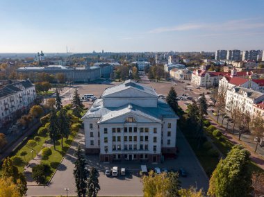 Chernihiv şehri manzarası. Hava aracı görünümü.