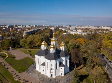 Chernihiv 'deki Catherine Kilisesi. Hava aracı görünümü.