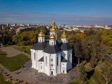 Chernihiv 'deki Catherine Kilisesi. Hava aracı görünümü.