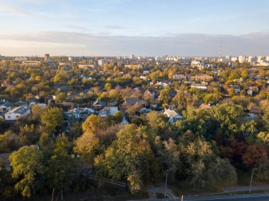 Chernihiv şehri manzarası. Hava aracı görünümü.