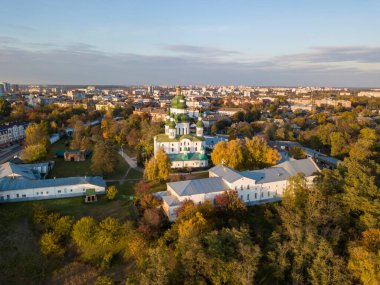 Chernigov 'daki Dönüşüm Katedrali. Hava aracı görünümü.