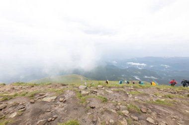 Ukrayna Karpatları 'nda Hoverla Tepesi Panoraması.