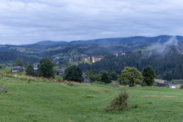 Ukrayna Karpatları 'ndaki Alp yerleşkesi