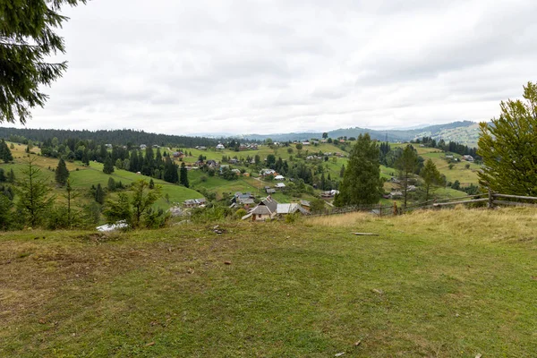 Ukrayna Karpatları 'ndaki Alp yerleşkesi