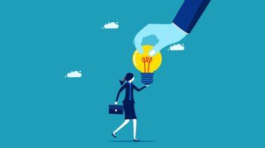 Yaratıcı ol. Bir iş kadınının aklına bir ampul gelir. iş konsepti vektör illüstrasyonu