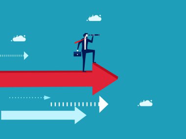 Şirketi başarıya götüren İşadamı elinde dürbünle ayakta duruyor.