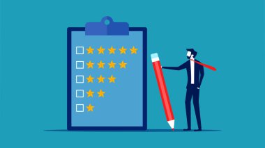 Değerlendirme veya memnuniyet geri bildirimi. Yıldız vektörünü değerlendirmek için elinde kalem tutan iş adamı
