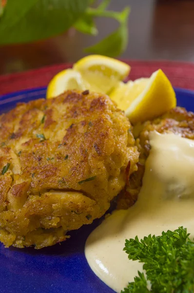 Crabcake dan lemon — Stok Foto