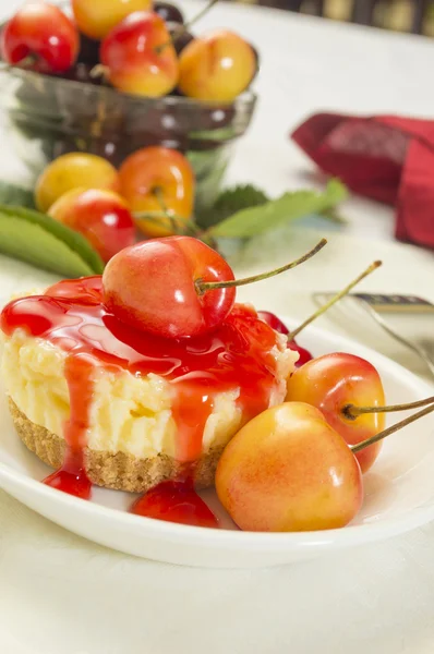 Bolo de bolo de queijo cereja — Fotografia de Stock