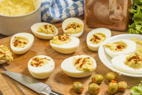 Huevos destartalados —  Fotos de Stock