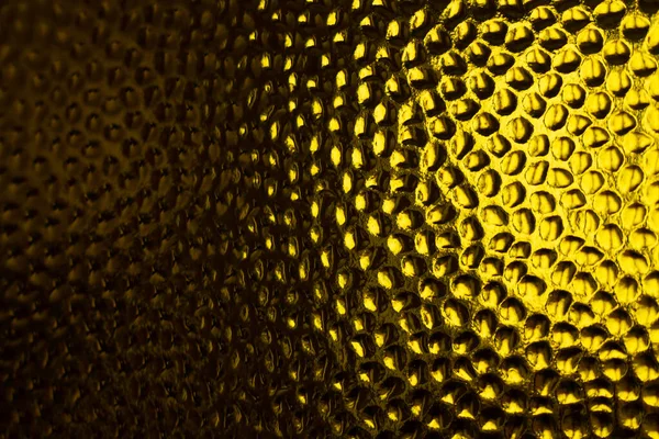 Vlnité Dekorativní Zlaté Barevné Sklo Podsvícením Krásným Povrchem Lomu Světla — Stock fotografie