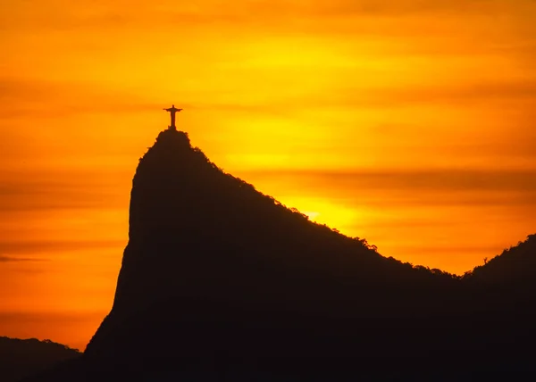 リオデジャネイロ ブラジル Circa 2021 オレンジの空と日没のクリスト レデノール キリスト リーデマー のパノラマ — ストック写真