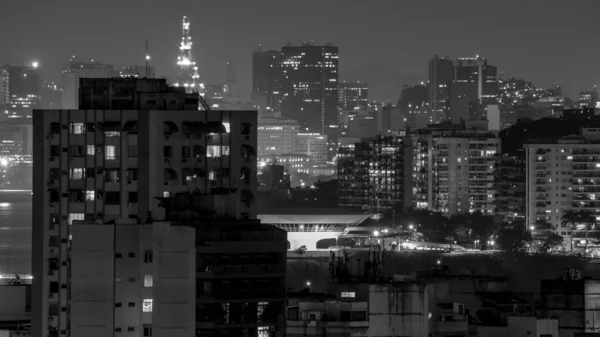 ニテロイ リオデジャネイロ ブラジル Circa 2021 ニテロイ Rjの街で撮影された夜景の写真記録 この都市はブラジル南東部で2番目に経済的に活発な州の首都圏に属しています — ストック写真