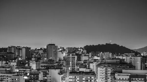 ニテロイ リオデジャネイロ ブラジル Circa 2021 ニテロイ Rjの街で撮影された夜景の写真記録 この都市はブラジル南東部で2番目に経済的に活発な州の首都圏に属しています — ストック写真