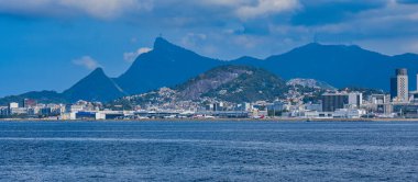 Rio de Janeiro, Brezilya - CIRCA 2021: Guanabara Körfezi manzarası, Rio de Janeiro, Güneydoğu Brezilya