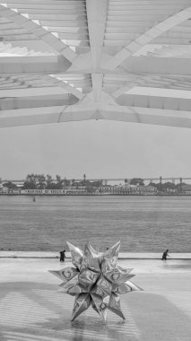 Rio de Janeiro, Brezilya - CIRCA 2021: Rio limanındaki Praca Maua 'da Yarının Müzesi' nin (Museu do Amanha) dışı. Burası Fevkalade Şehir 'in en yeni ve gelecekteki müzelerinden biri..