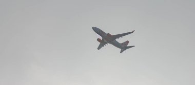 Rio de Janeiro, Brezilya - CIRCA 2020: Gol Linhas Aereas 'tan Brezilya' ya ait ticari uçak gündüz uçuyor