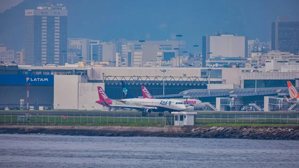 Avion Une Société Commerciale Brésilienne Circulant Sur Piste Aéroport National — Photo
