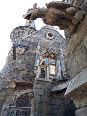 Şövalyelerin eski kalesi.