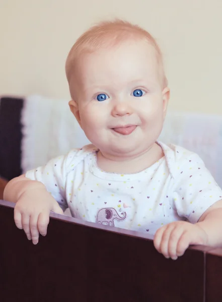 Mignon sourire bébé fille — Photo