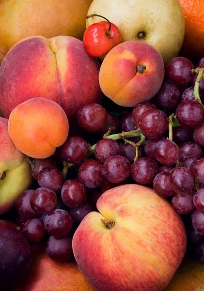 Grapes, peach, cherry, apple, apricot — Stockfoto