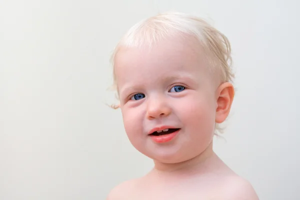 Nouveau Ne Blond Aux Yeux Bleus Mignon Avec Stock Photo