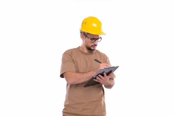 Mann Bauarbeiter schreibt in Klemmbrett isoliert. Man Builder arbeitet mit Clipboard. Gemeinsamkeit, Einkaufen, Werbekonzept — Stockfoto