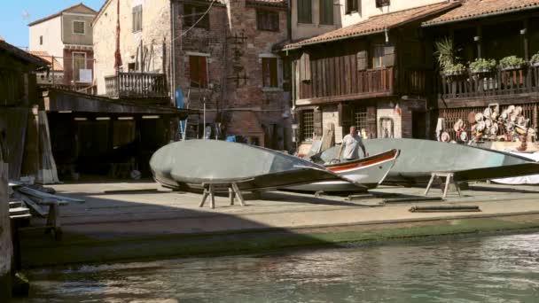 Venecia Italia Septiembre 2021 Góndolas Astillero Góndola Squero San Trovaso — Vídeos de Stock