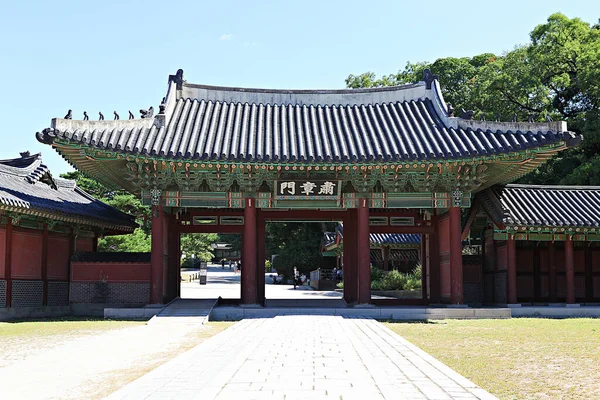 它是韩国的一座长廊宫 — 图库照片