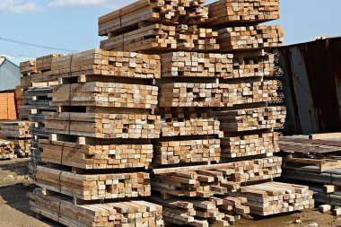  Kore 'de inşaat malzemeleri kiralayan bir yer.