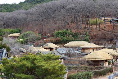 Eski evi koruyan bir köy..