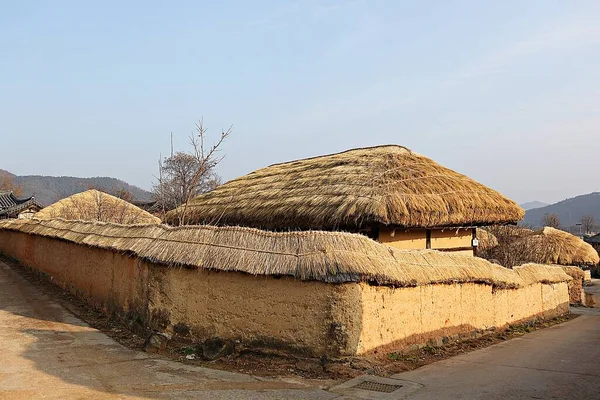 Eski Evi Koruyan Bir Köy — Stok fotoğraf